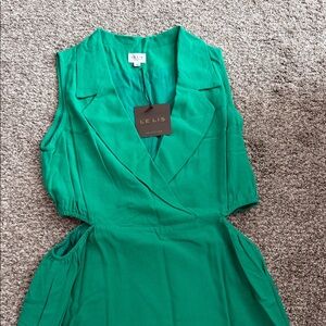 Le Lis Vibrant Green Sleeveless Dress